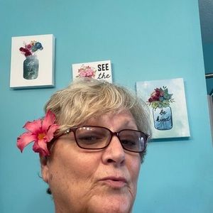 Meet your Posher, Marsha